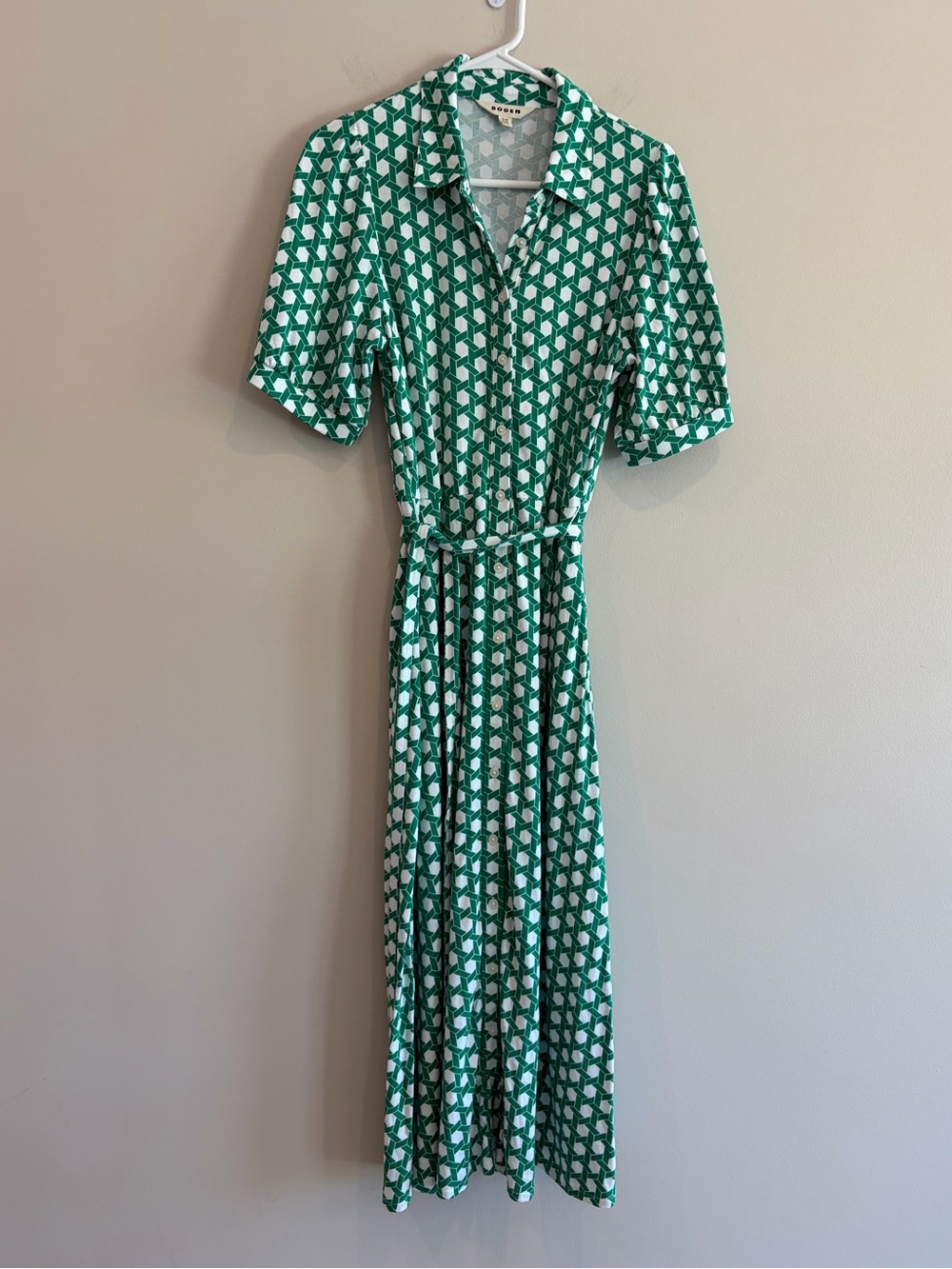 NWOT DARLING BODEN SUMMER DRESS IN GREEN AND WHITE PRINT. Size 14